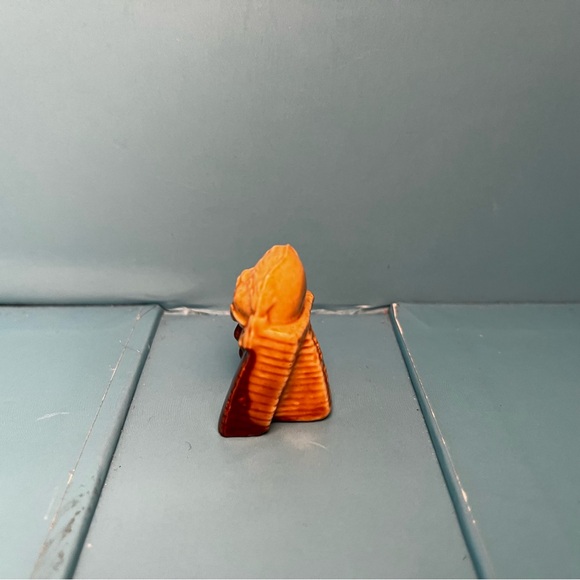 Wade Whimsies - Red Rose Tea - 
Nursery Rhymes - Humpty Dumpty *small chip* - Picture 4 of 8